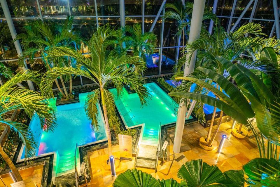 Homey 2 Cosmopolis Stefanestii de Jos Buitenkant foto